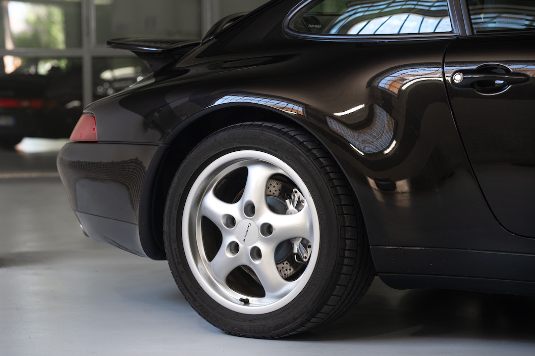 PORSCHE 911 993 CARRERA 4 — miniatura 4