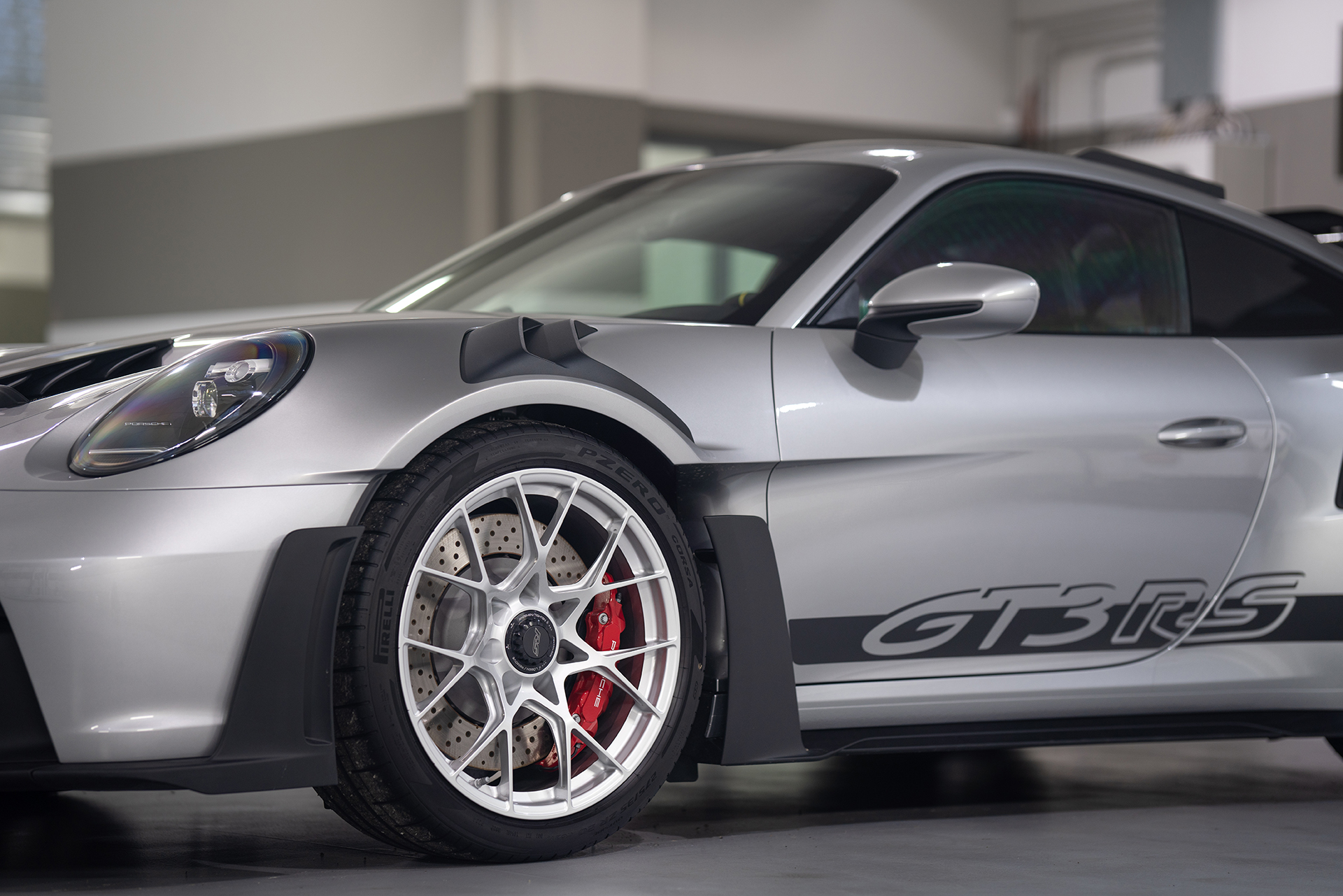 PORSCHE 911 992 GT3RS — miniatura 4