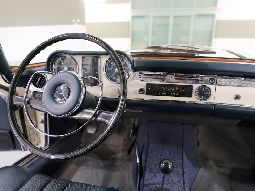MERCEDES BENZ SL230 PAGODA — miniatura 21