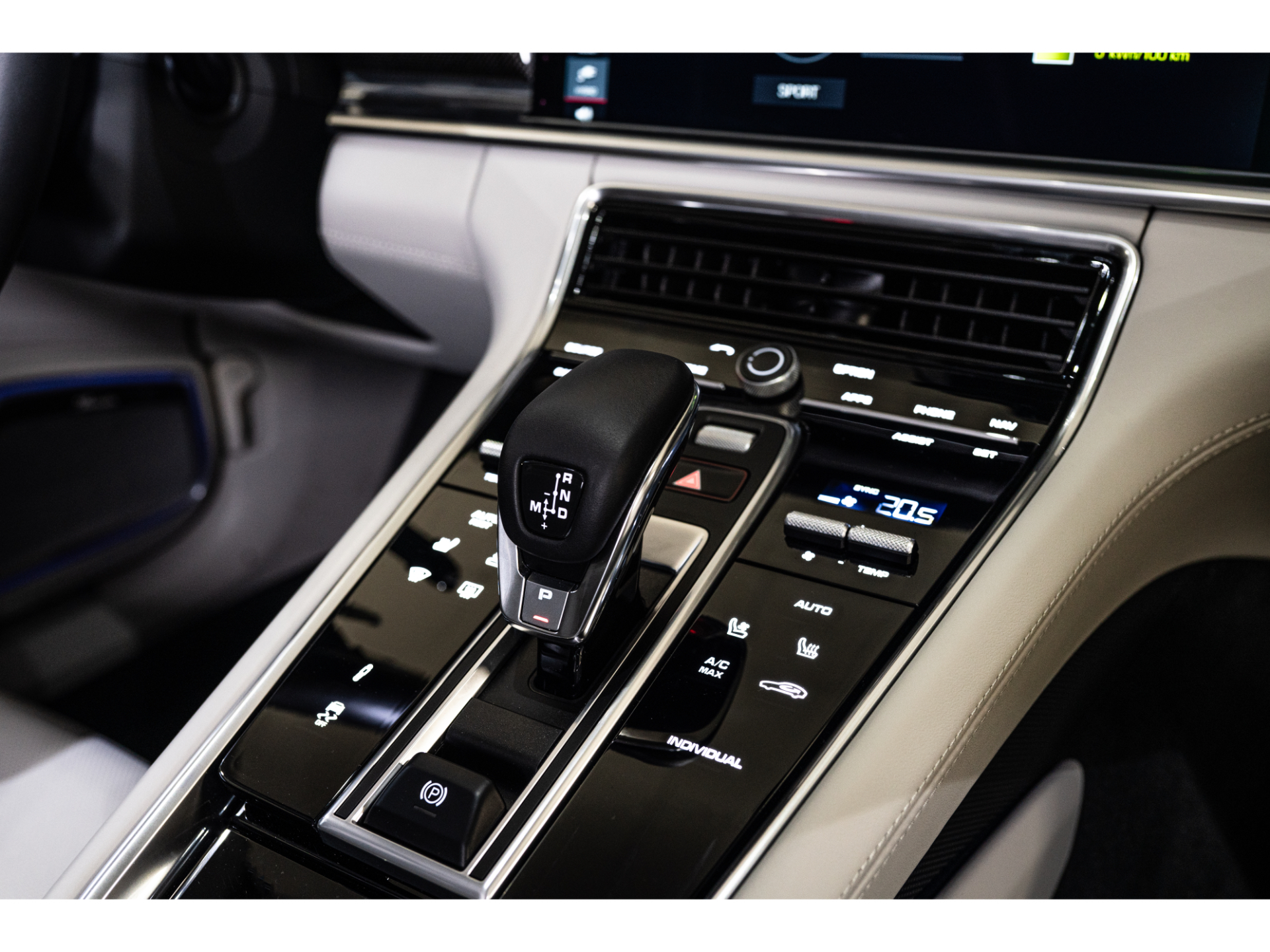 PORSCHE PANAMERA TURBO S E-Hybrid — miniatura 13